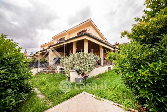 Villetta a schiera in residenziale in Via di Pratolungo Casilino