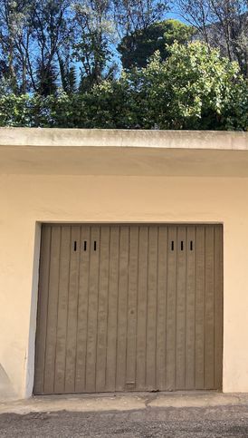 Garage/posto auto in residenziale in Viale Luigi Merello 81