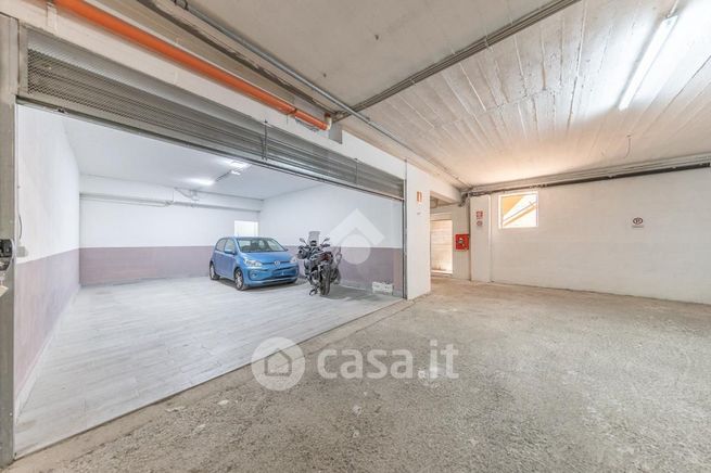 Box/posto auto in residenziale in Via Aurelia 480