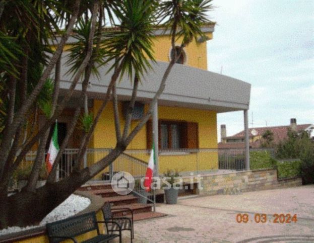 Villa in residenziale in Via delle Rose