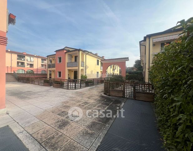 Appartamento in residenziale in Via Alessandro Crescini