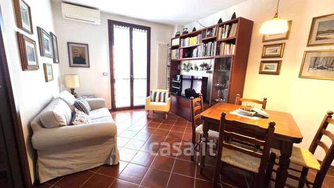 Villetta a schiera in residenziale in Via Ugo Foscolo 17
