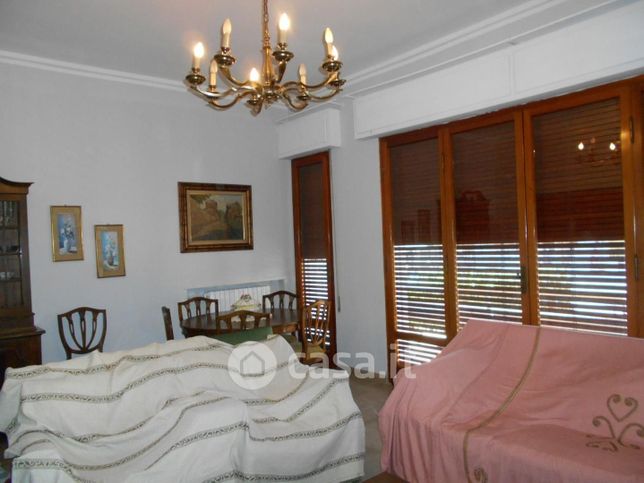 Casa indipendente in residenziale in Via Leone Lotti