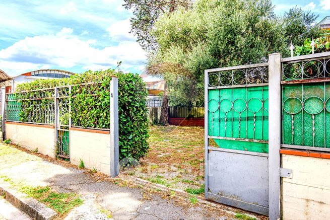 Terreno agricolo in commerciale in Via Olinto Nesi 4