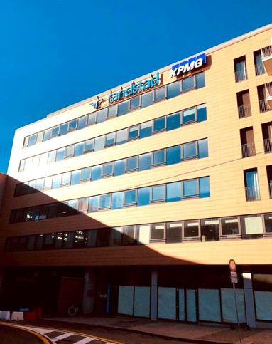 Ufficio in commerciale in Viale Giovanni Falcone 30