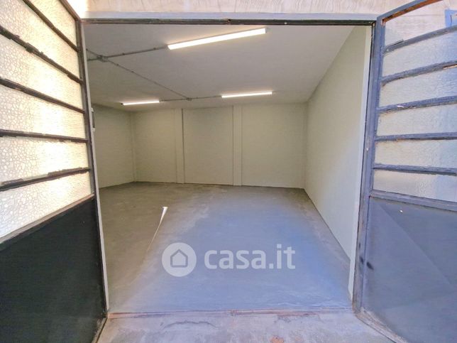 Garage/posto auto in residenziale in Via Torino 192