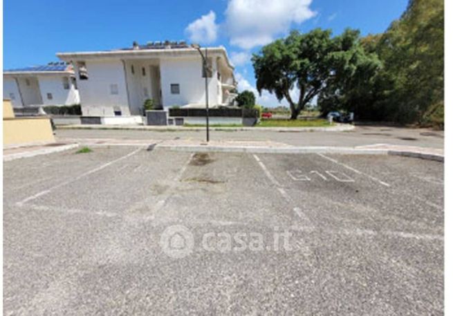 Garage/posto auto in residenziale in Viale Roma 192