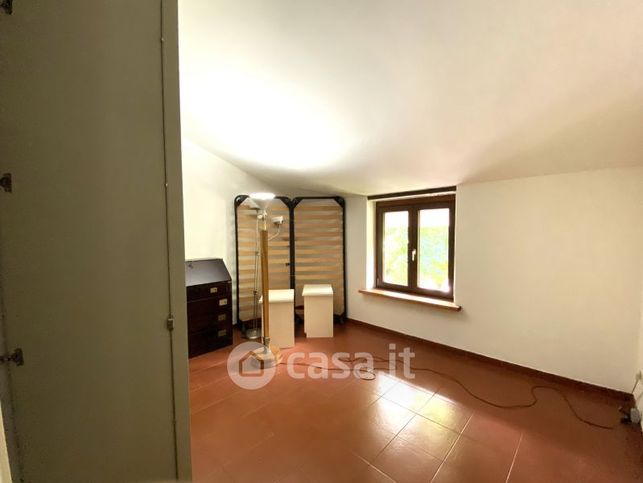 Casa indipendente in residenziale in 