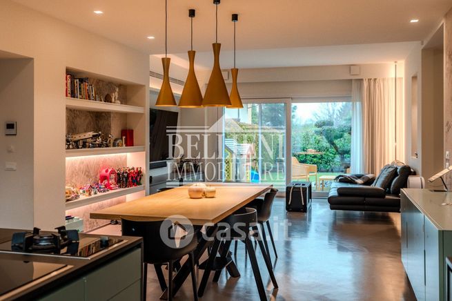 Casa bi/trifamiliare in residenziale in Strada Casale