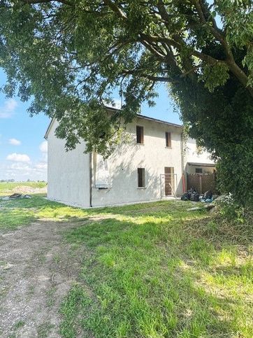 Casa indipendente in residenziale in 