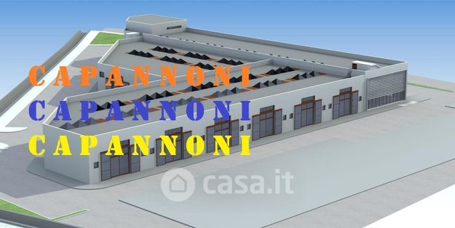 Capannone in commerciale in 