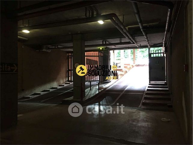 Garage/posto auto in residenziale in Via Creta 26