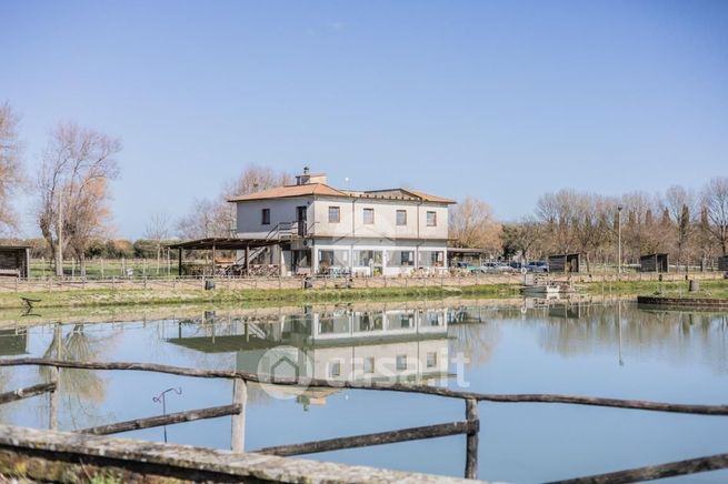 Casa indipendente in residenziale in Via Cassia Cimina 6776