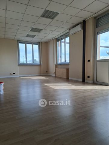 Ufficio in commerciale in Via Vigentina 15