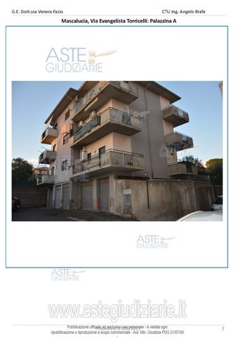 Box/posto auto in residenziale in Via Evangelista Torricelli 8