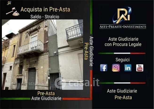 Casa indipendente in residenziale in Via Ugo Foscolo 6