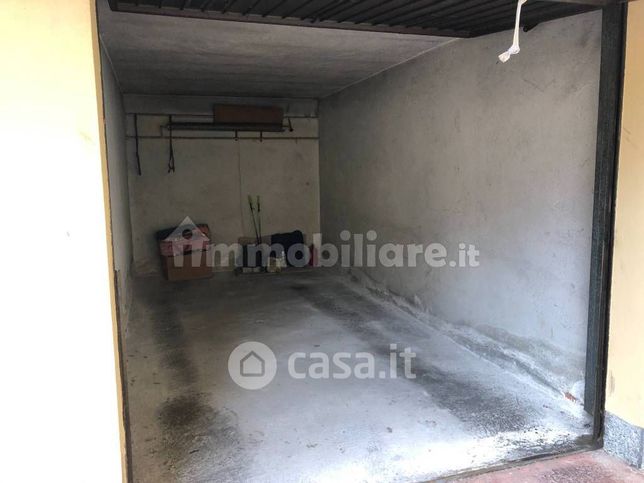 Garage/posto auto in residenziale in Via Alfonso Corti 17