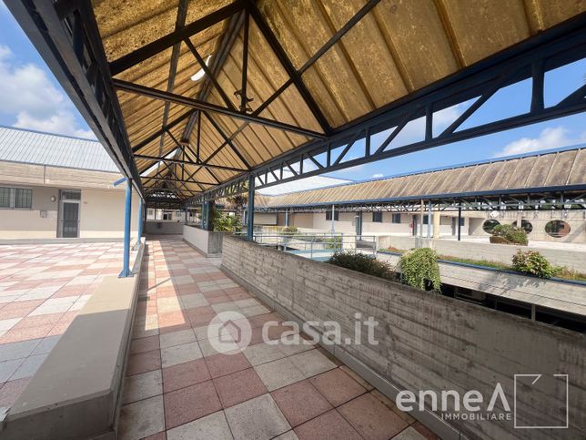 Ufficio in commerciale in Via Calnova 78
