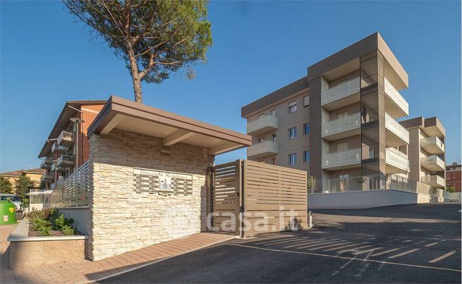 Appartamento in residenziale in Strada Castel del Piano - Pila 43