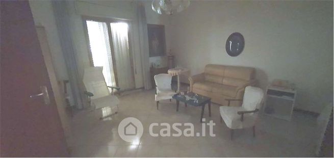 Casa indipendente in residenziale in 