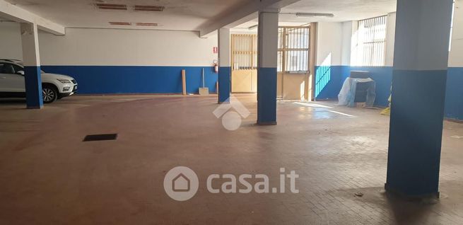 Box/posto auto in residenziale in Via Don Lorenzo Giordano 3