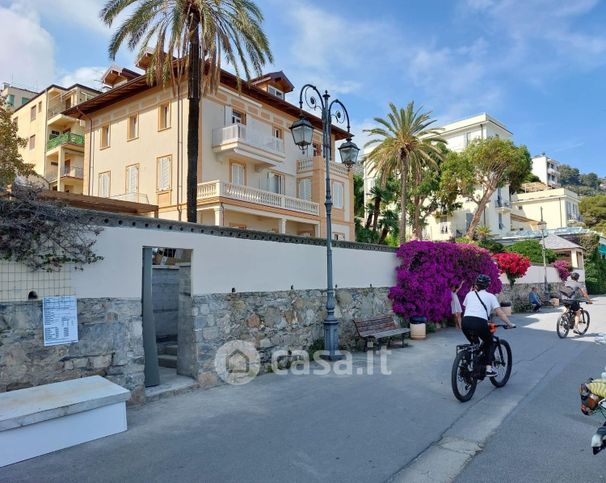 Box/posto auto in residenziale in Passeggiata Cadorna