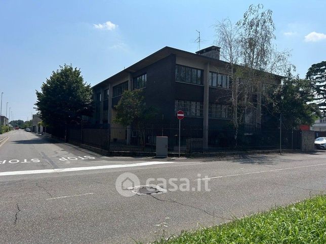 Ufficio in commerciale in Via Ruggero Leoncavallo 4