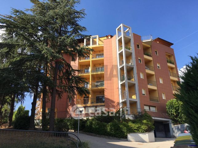 Appartamento in residenziale in Via Prifernum 14