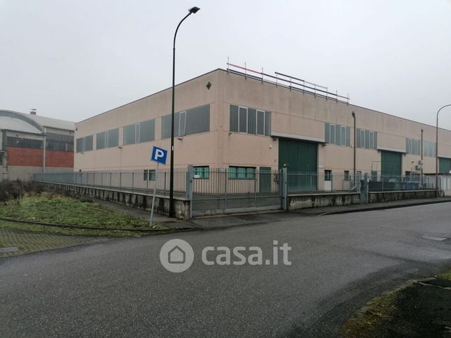 Capannone in commerciale in Via Pordoi 10