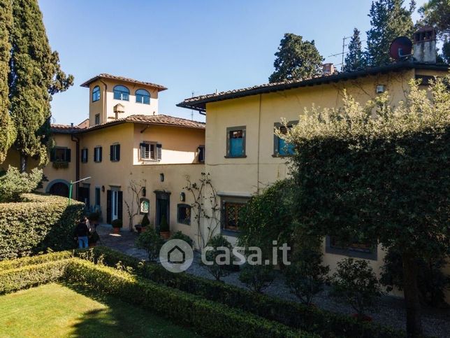 Villa in residenziale in 