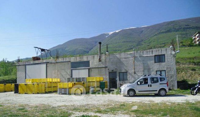 Capannone in commerciale in COLLEBIGLIANO