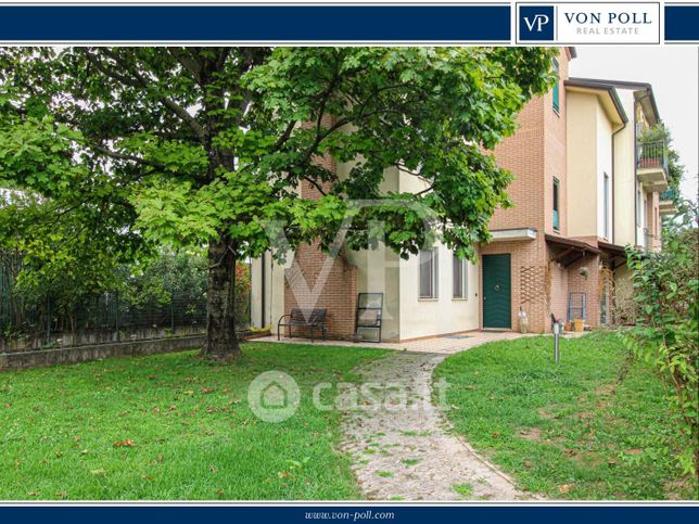 Casa bi/trifamiliare in residenziale in Strada Marosticana
