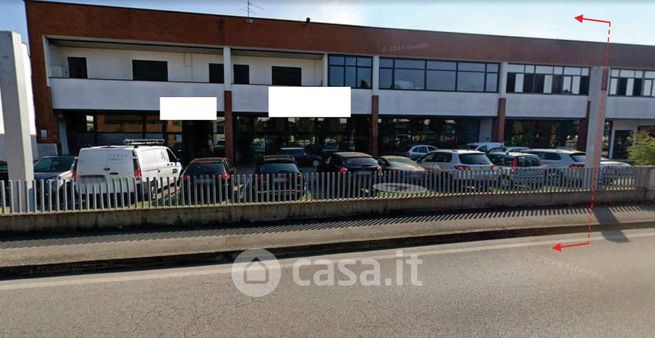 Capannone in commerciale in Via A. Brustolon 4