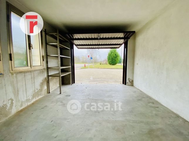 Garage/posto auto in residenziale in 