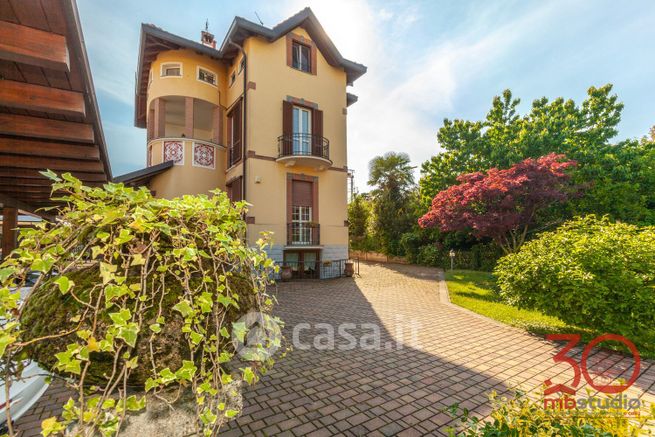 Villa in residenziale in Via Monte Asolone