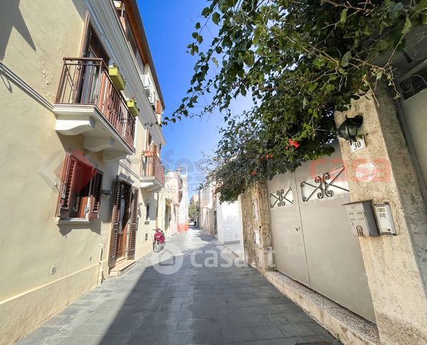 Casa indipendente in residenziale in Via Raffaele Colosi 61