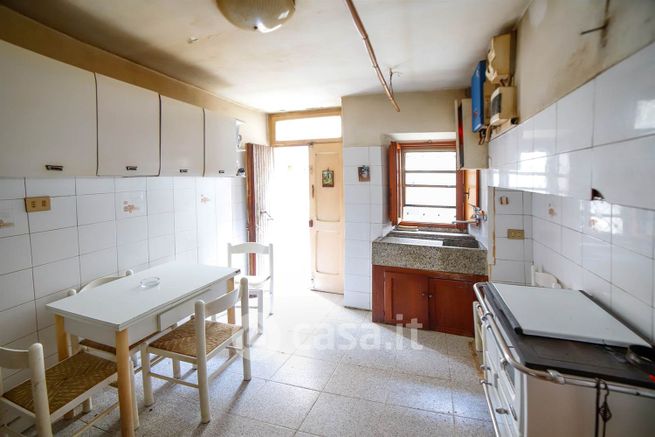 Casa bi/trifamiliare in residenziale in Via Giacomo Leopardi 3