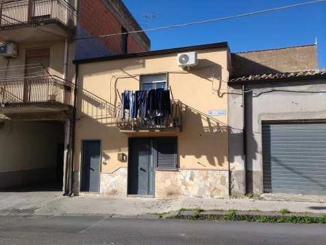 Casa indipendente in residenziale in Via Roma 89