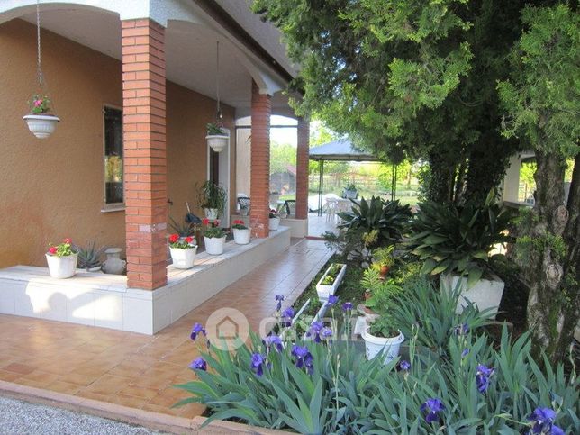Villa in residenziale in Via San Luca 1