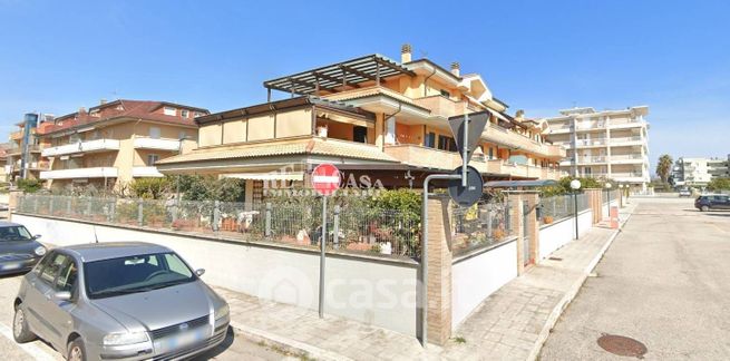 Box/posto auto in residenziale in Via Morandi 1