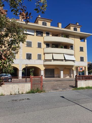 Appartamento in residenziale in Via Costantino 20