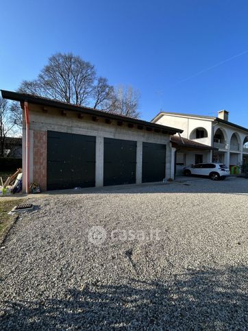 Casa bi/trifamiliare in residenziale in Via Santa Margherita