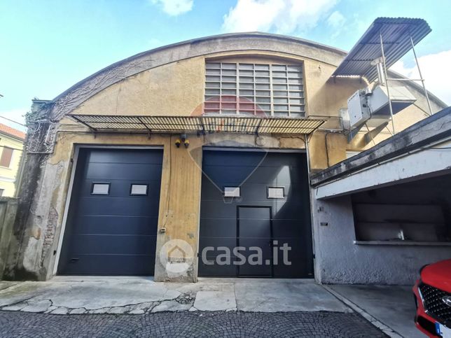 Capannone in commerciale in Viale Lombardia 41