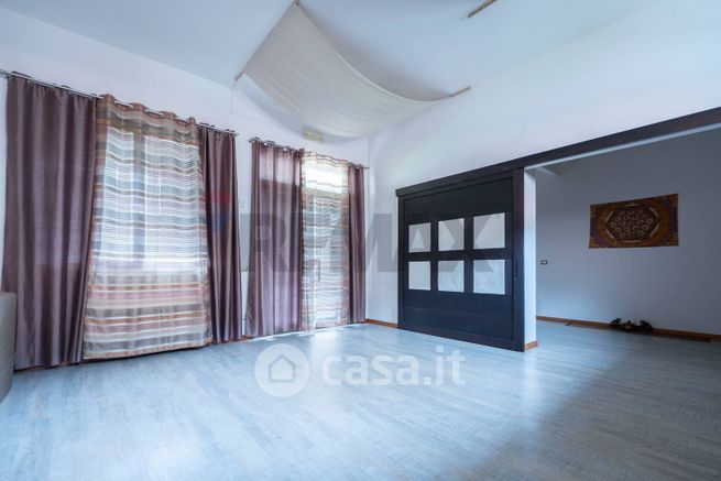 Ufficio in commerciale in Via Giuseppe Mazzini 12