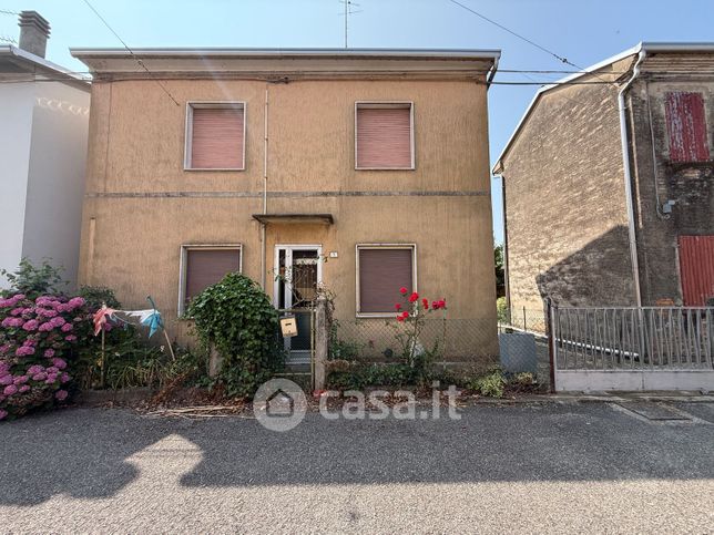 Casa indipendente in residenziale in Via Pradina 5