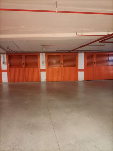 Garage/posto auto in residenziale in Via Domenico Oliva 49