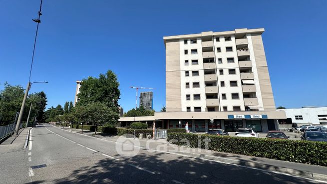 Ufficio in commerciale in Via Leonardo Da Vinci 14