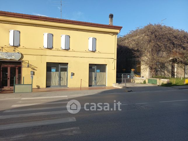 Negozio/locale commerciale in commerciale in Via Giuseppe Mazzini 78