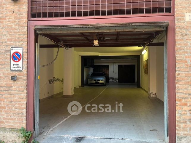 Garage/posto auto in residenziale in Via della Ghiara