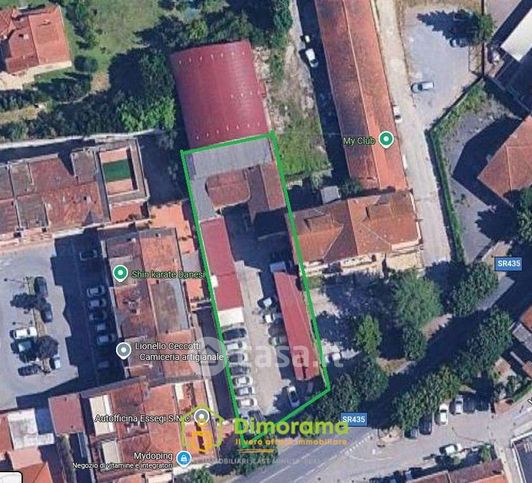 Capannone in commerciale in 